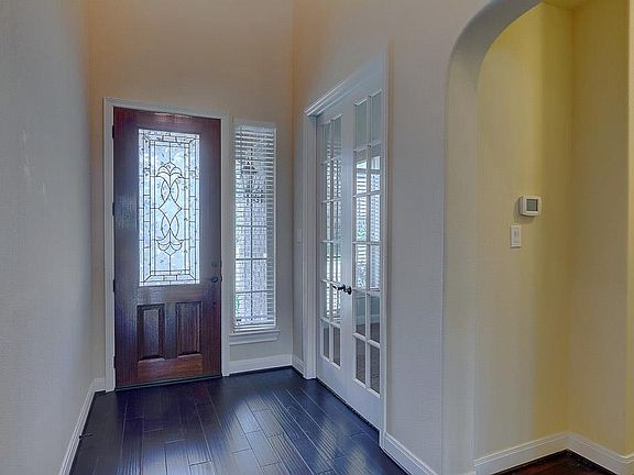 5th image of 63 W Wading Pond Cir