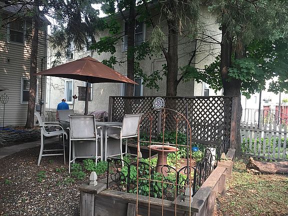 3rd image of 1600 Thomas Ave