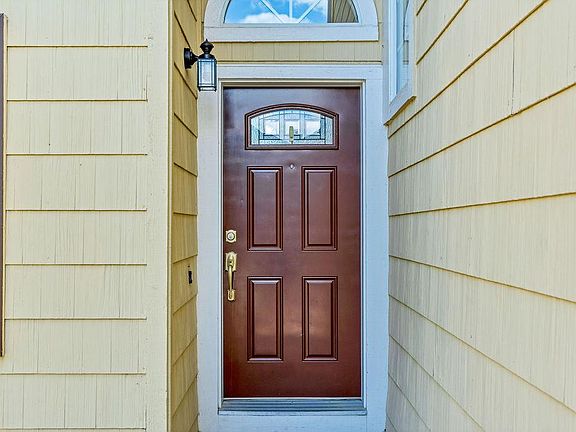 2nd image of 744 Westpark