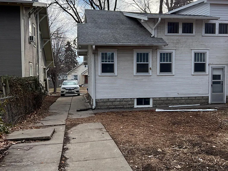 1910 Lake St — Photo 5