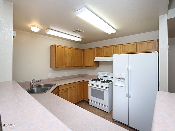 4th image of 3296 W Alexanderwood Dr