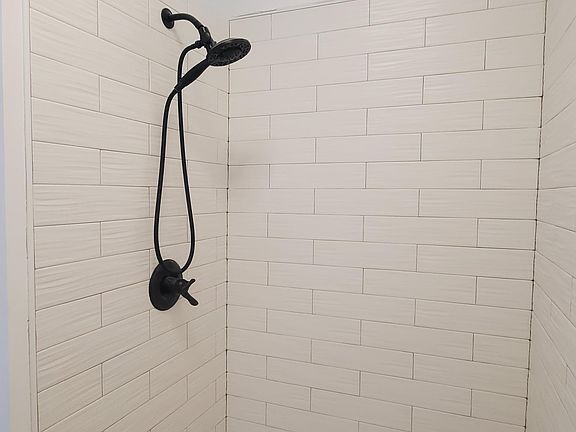3rd image of 288 10th St #1
