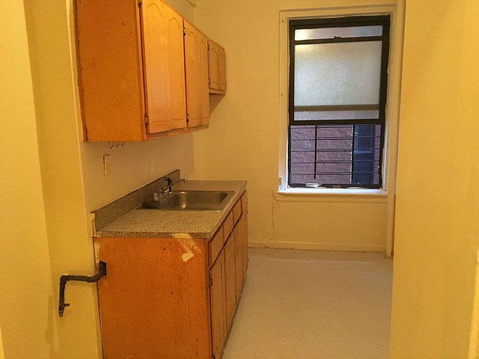 2nd image of 525 W 156th St APT 1D