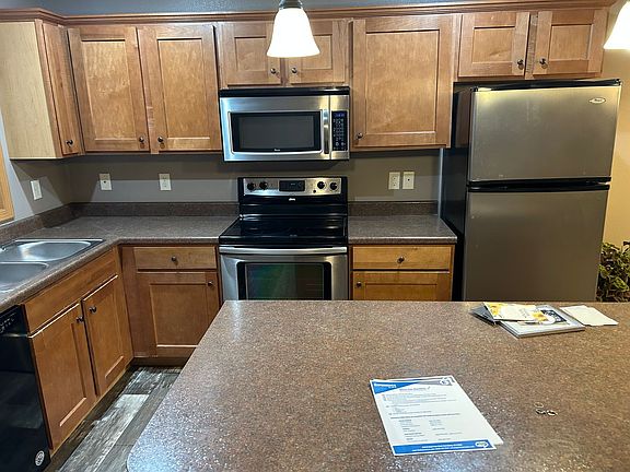 3rd image of 1105 E 73rd St APT 203