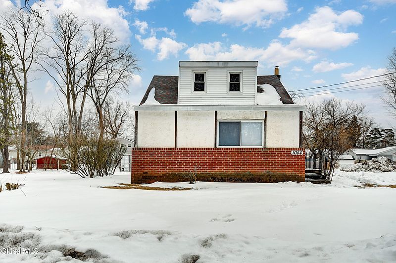2nd image of 1044 Climax Avenue