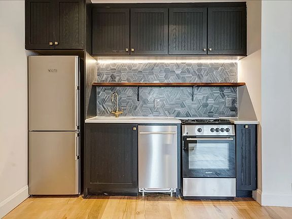 5th image of 180 N 7th St #2102