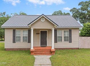 1016 10th Ave, Graceville, FL 32440
