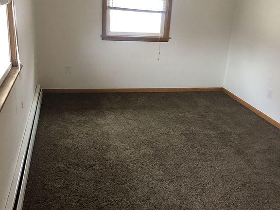 2nd image of 1730 Bristol Dr APT 5