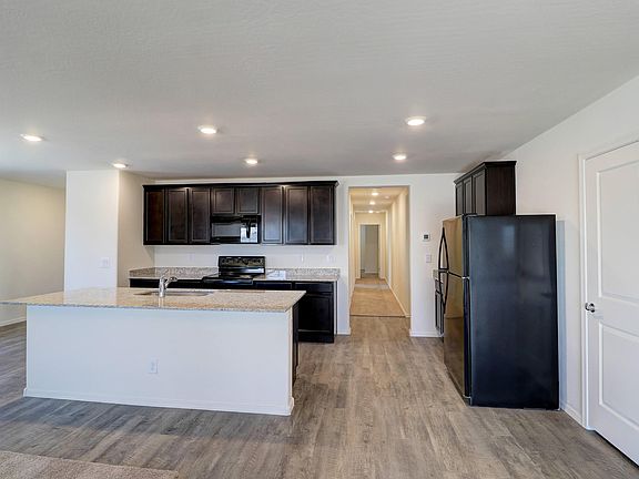 3rd image of 573 W Black Hawk Pl