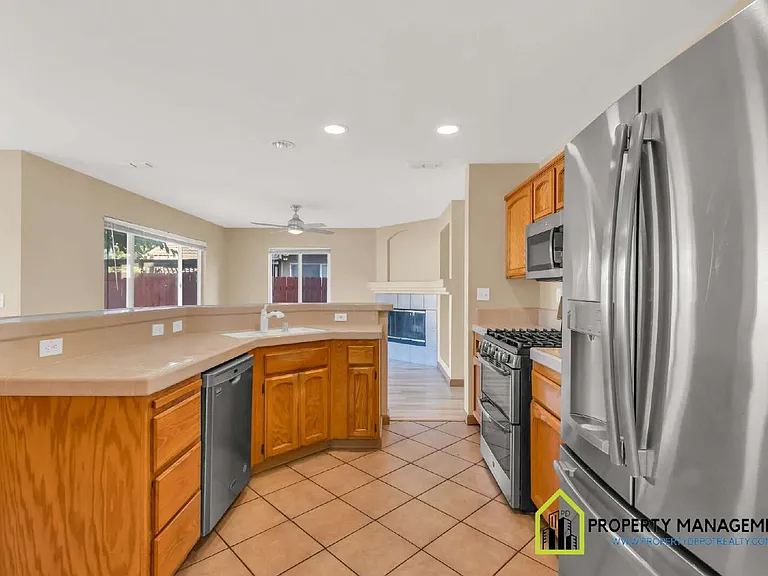 10118 Hampton Oak Dr — Photo 40