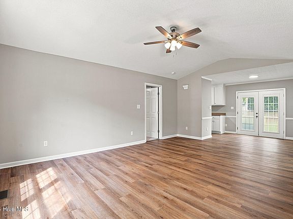 4th image of 507 Twin Creeks Drive