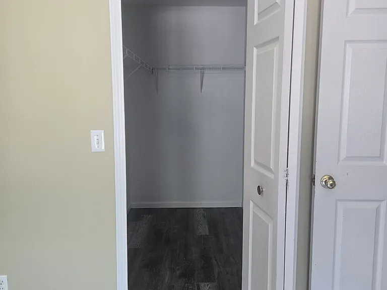 1702 Deepwood Cir — Photo 14