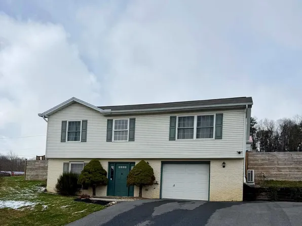 15 Birch Dr, Lewistown, PA 17044