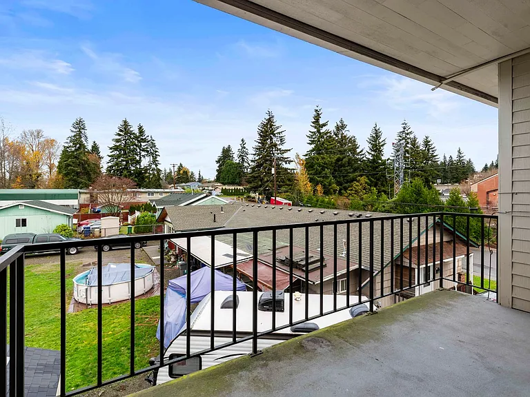 Heather Apartments — Photo 22