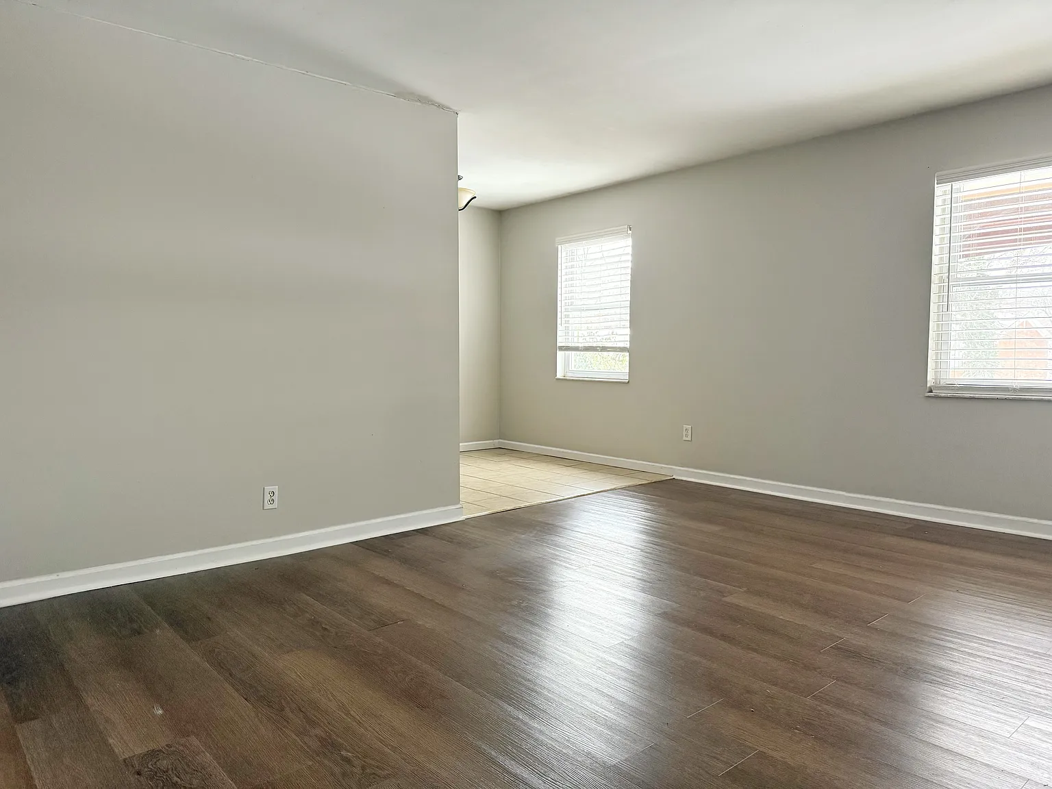 2 bed, 750 sqft, $1,050 — Photo 3