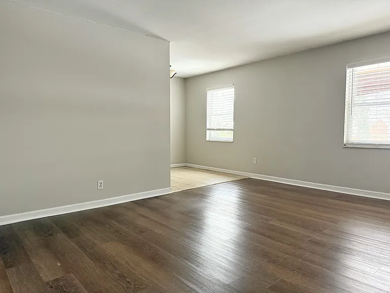 700 Village Ln #4 — Photo 3