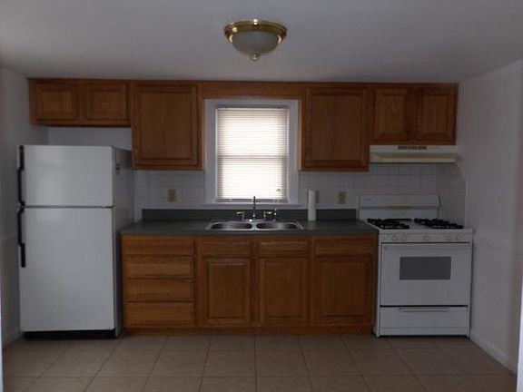 5th image of 83 W Wood St