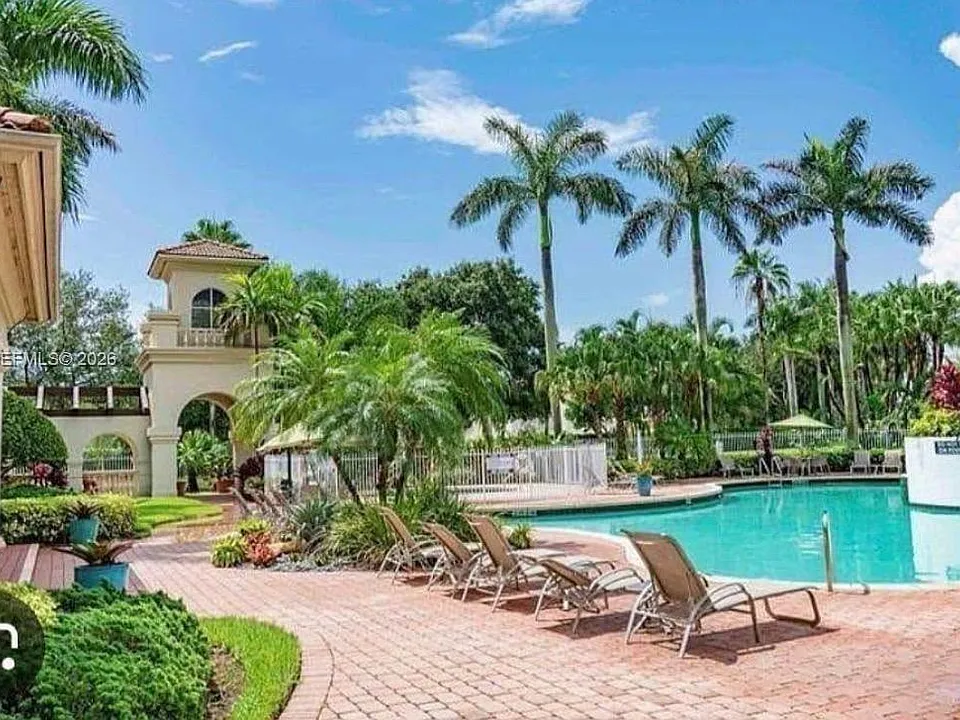 2200 NW 72nd Way #2200