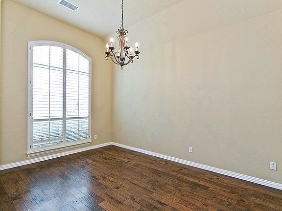 2nd image of 801 Max Dr