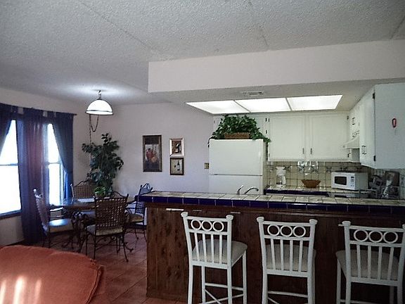 5th image of 123 E Amberjack St