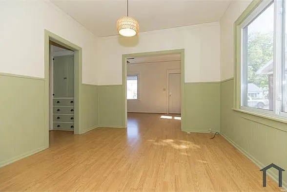 307 Richardt Ave — Photo 4