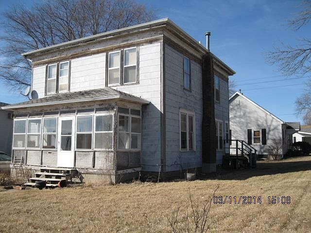 1st image of 121 1st Ave NE