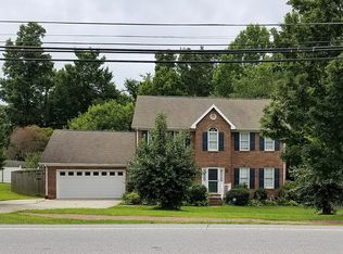 709 Guilford Rd, Jamestown, NC 27282