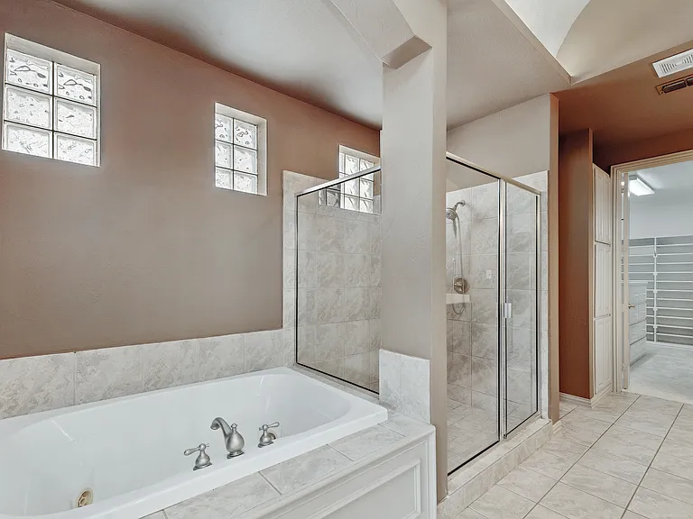 7005 Kenswick Dr — Photo 14