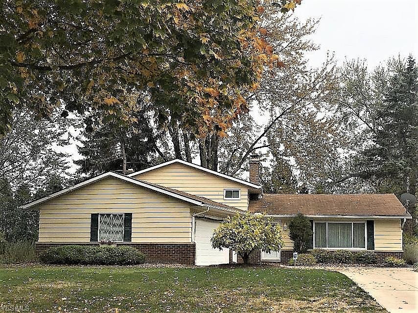 1st image of 26815 Leenders Ln