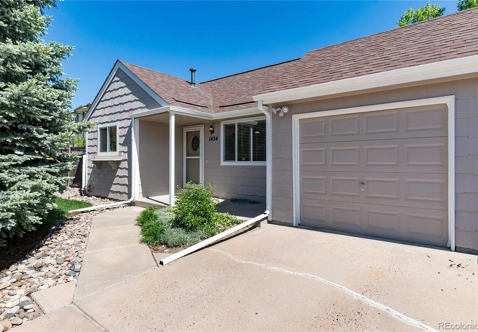 4 bed, 2.0 bath, 1781 sqft, $2,695 — Photo 1