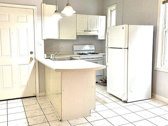 2nd image of 5025 W 31st St APT 4