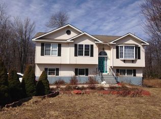 123 Ewe Ln, Tobyhanna, PA