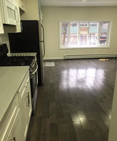 15824 77th Ave #1 — Photo 3
