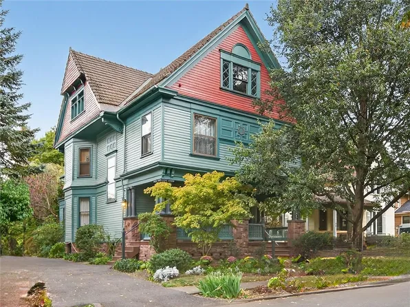 51 Brighton St, Rochester, NY 14607