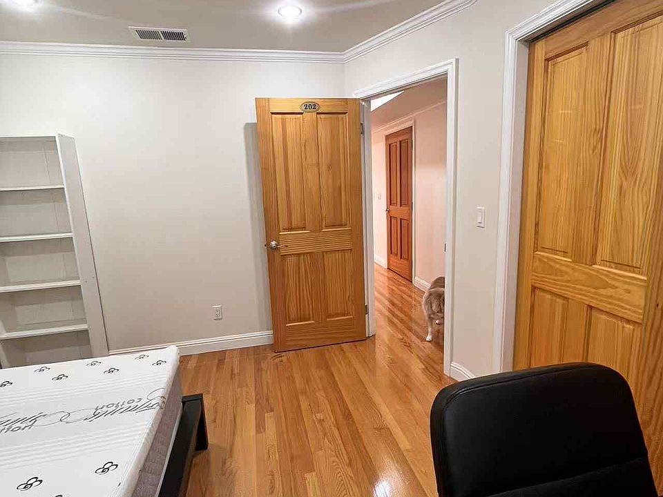 1st image of 961 Holloway Ave