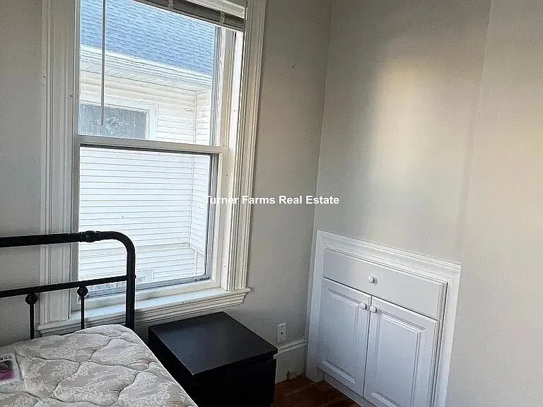 4 bed, 1.0 bath, $5,600 — Photo 4