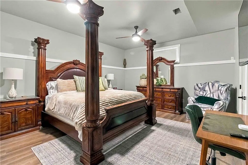 2 bed, 2.0 bath, 800 sqft, $2,200 — Photo 2