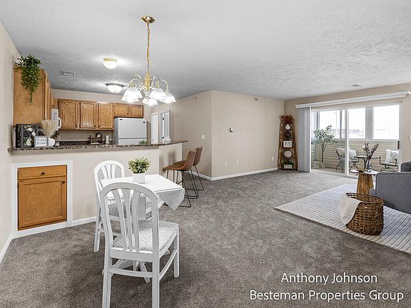 5th image of 5827 Crosswinds Dr Unit 22