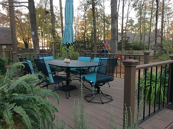 Deck off upper patio