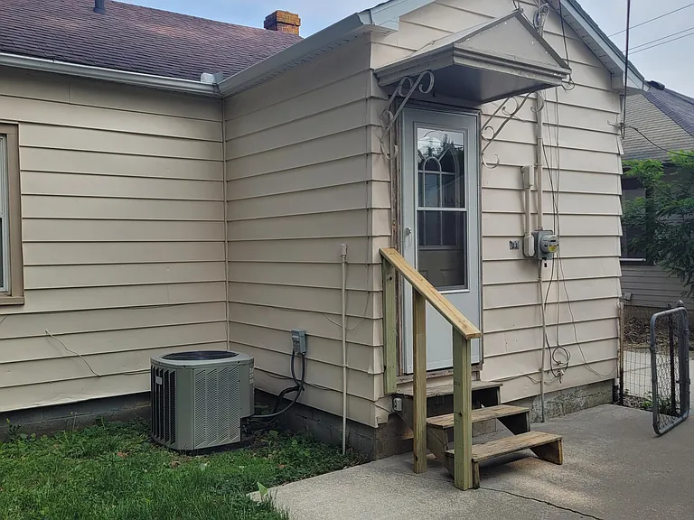 324 N Fair St — Photo 3