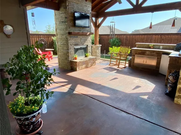 279 Marina Dr, Azle, TX 76020