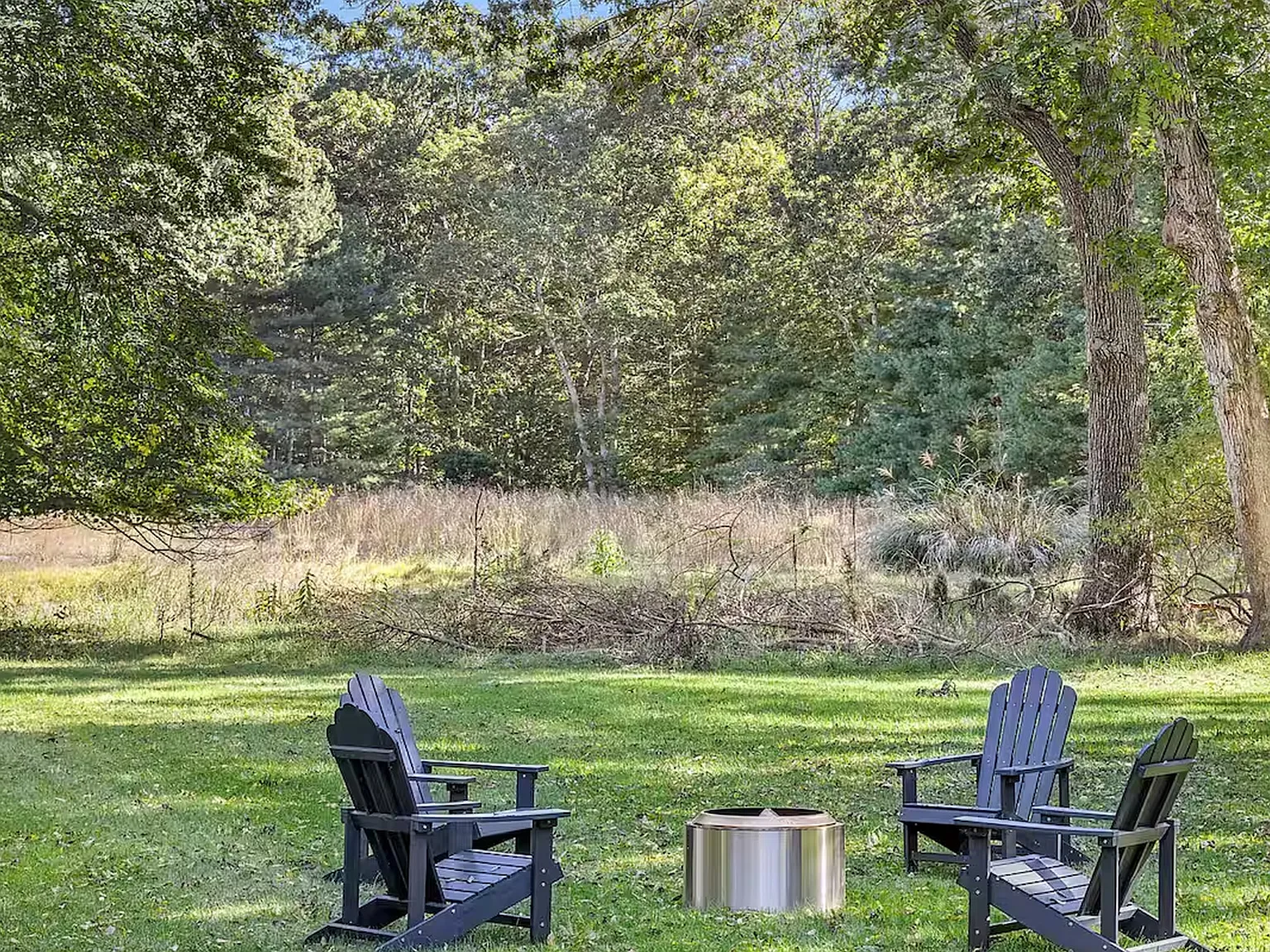 Pristine & Charming in Springs Available July & August — Photo 3