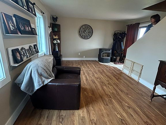 3rd image of 505 7th St E