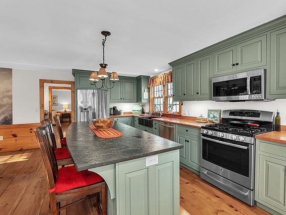 5th image of 73 Champeaux Rd