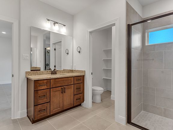 4th image of 532 Park Cir #532