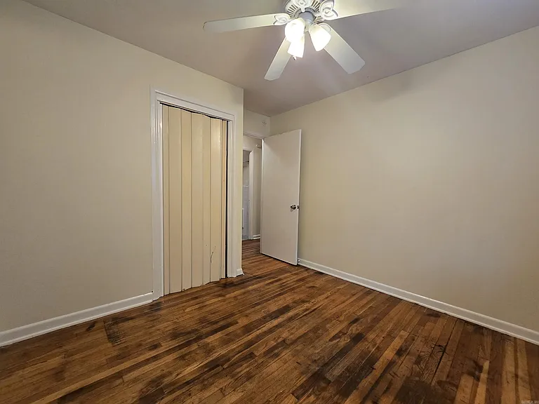 111 Broadmoor Dr — Photo 6