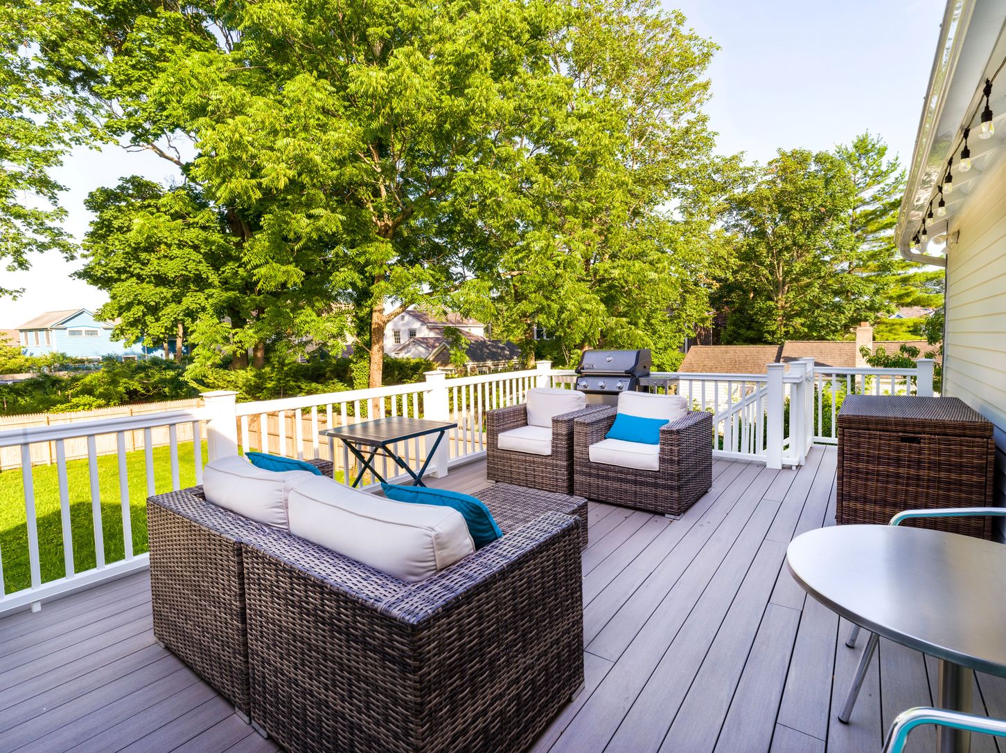 Casa Greenport - Oversized Deck overlooking Pool