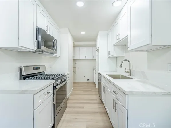 1454 W 8th St, Upland, CA 91786