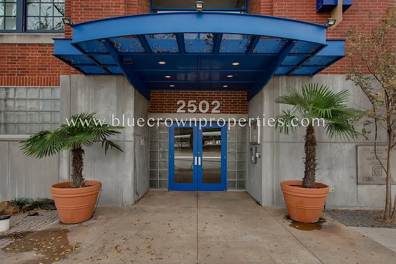 1 bed, 1.0 bath, 894 sqft, $1,700 — Photo 2