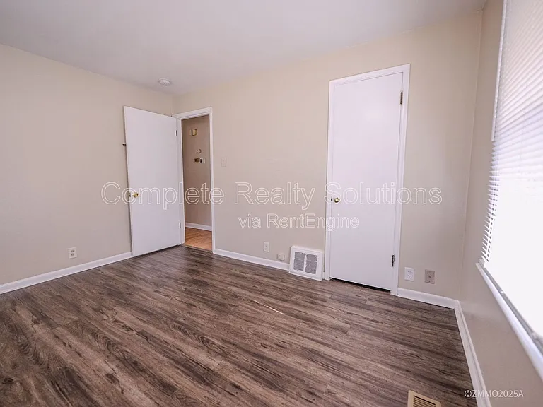 10200 Tappan Dr — Photo 10
